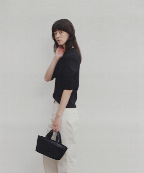 NOTHING WRITTEN（ナッシングリトゥン）の「NOTHING WRITTEN / ナッシングリトゥン 1967 half tote bag カウレザー ハンドバッグ 2026年春夏（ハンドバッグ・レディース・ブラック/ナチュラル・FREE）」の11枚目の写真