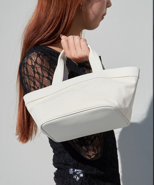 NOTHING WRITTEN（ナッシングリトゥン）の「NOTHING WRITTEN / ナッシングリトゥン 1967 half tote bag カウレザー ハンドバッグ 2026年春夏（ハンドバッグ・レディース・ブラック/ナチュラル・FREE）」の17枚目の写真