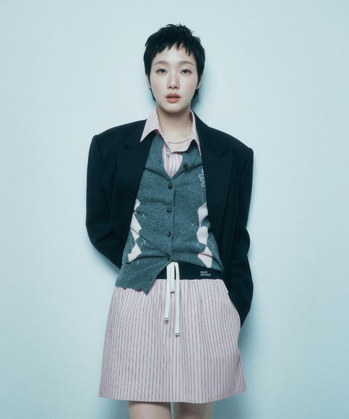 Mardi Mercredi(マルディメクルディ)の「CASHMERE BLENDED CARDIGAN ROUND NECK ARGYLE / カシミヤ ブレンド カーディガン ラウンドネック アーガイル(カーディガン/ボレロ・レディース・ダークグレー/グレー・FREE)」の7枚目の写真