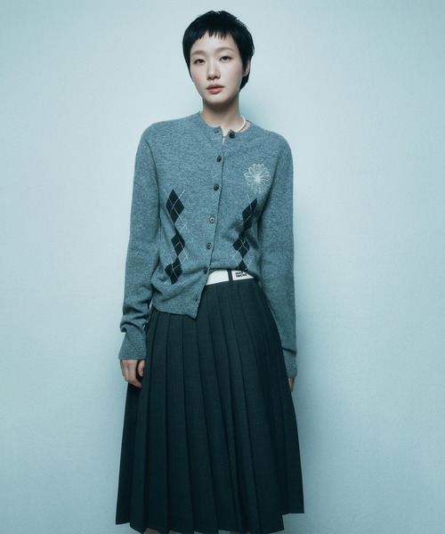 Mardi Mercredi(マルディメクルディ)の「CASHMERE BLENDED CARDIGAN ROUND NECK ARGYLE / カシミヤ ブレンド カーディガン ラウンドネック アーガイル(カーディガン/ボレロ・レディース・ダークグレー/グレー・FREE)」の14枚目の写真