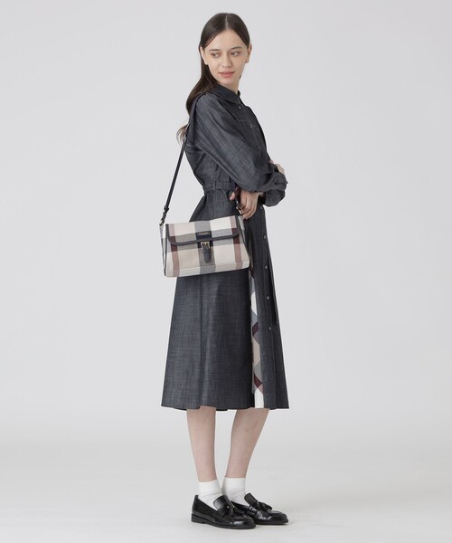 BLUE LABEL CRESTBRIDGE(ブルーレーベルクレストブリッジ)の「クレストブリッジチェックキャンバスかぶせショルダー(ショルダーバッグ・レディース・ベージュ系その他/レッド・FREE)」の11枚目の写真