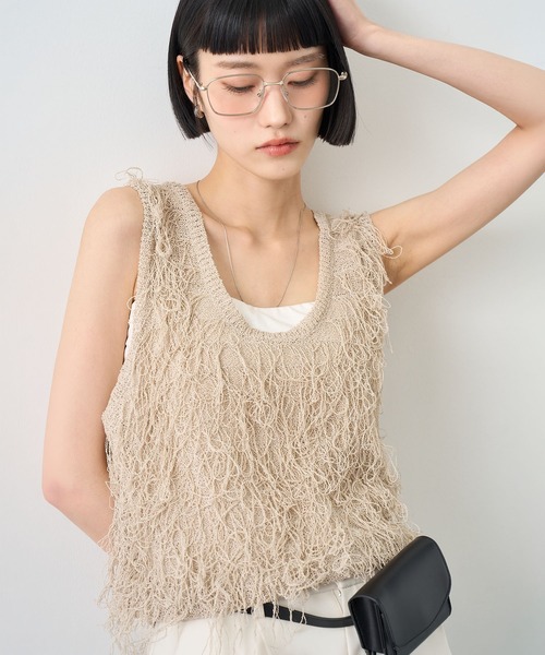 NOGLE(ノグル)の「【NOGLE/ノグル】ループ フリンジ ニット ビスチェ(ベスト・レディース・ベージュ/グレー/アイボリー/イエロー・FREE)」の3枚目の写真