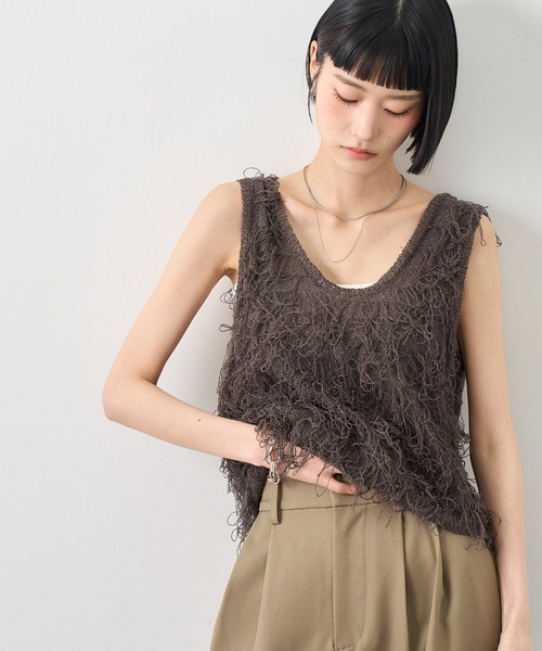 NOGLE(ノグル)の「【NOGLE/ノグル】ループ フリンジ ニット ビスチェ(ベスト・レディース・ベージュ/グレー/アイボリー/イエロー・FREE)」の1枚目の写真