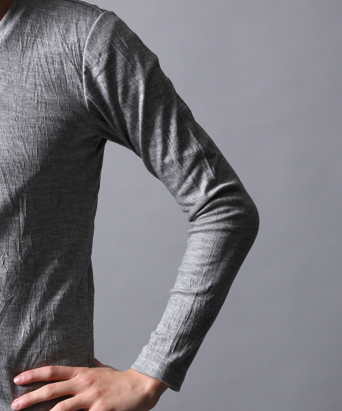 5351 POUR LES HOMMES（ゴーサンゴーイチプールオム）の「クラッシュテレコVネックカットソー（Tシャツ/カットソー・メンズ・カーキ/グレー/ブラック/ホワイト・1/3/2）」の18枚目の写真