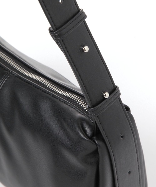 studio CLIP（スタディオクリップ）の「【CLIP BY STAFF/moezo企画】2WAY合皮ショルダーバッグ（ショルダーバッグ・レディース・ブラウン/グレー/ブラック・FREE）」の18枚目の写真