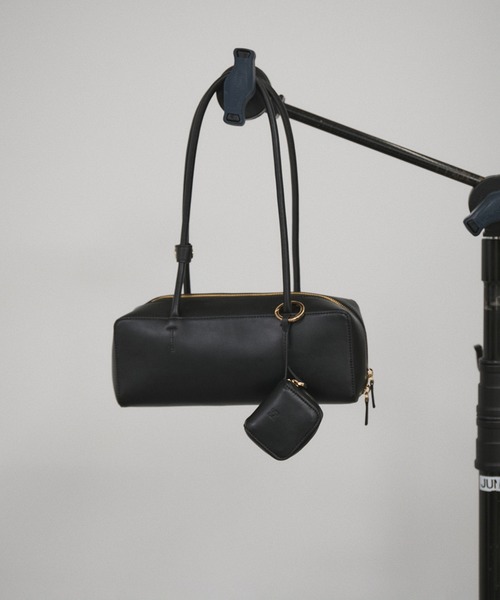 SALON adam et rope'(サロン アダム エ ロペ)の「ミニポーチ付きスプリットレザーワイドバッグ / 追加(ショルダーバッグ・レディース・ブラック/ベージュ系その他・FREE)」の14枚目の写真