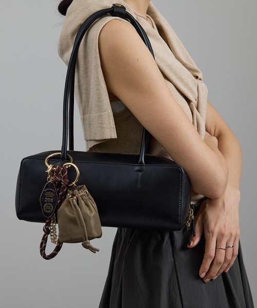 SALON adam et rope'(サロン アダム エ ロペ)の「ミニポーチ付きスプリットレザーワイドバッグ / 追加(ショルダーバッグ・レディース・ブラック/ベージュ系その他・FREE)」の18枚目の写真