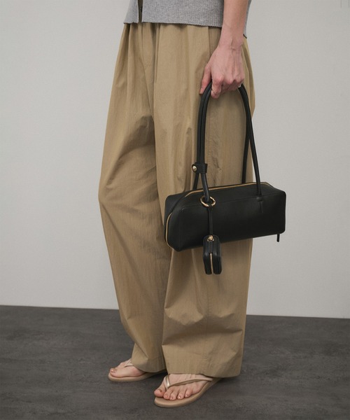 SALON adam et rope'(サロン アダム エ ロペ)の「ミニポーチ付きスプリットレザーワイドバッグ / 追加(ショルダーバッグ・レディース・ブラック/ベージュ系その他・FREE)」の19枚目の写真