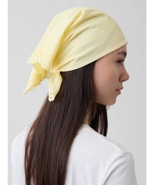 GAP(ギャップ)の「アイレット バンダナスカーフ(バンダナ/スカーフ・レディース・ブルー/オフホワイト/イエロー・ONE SIZE)」の6枚目の写真
