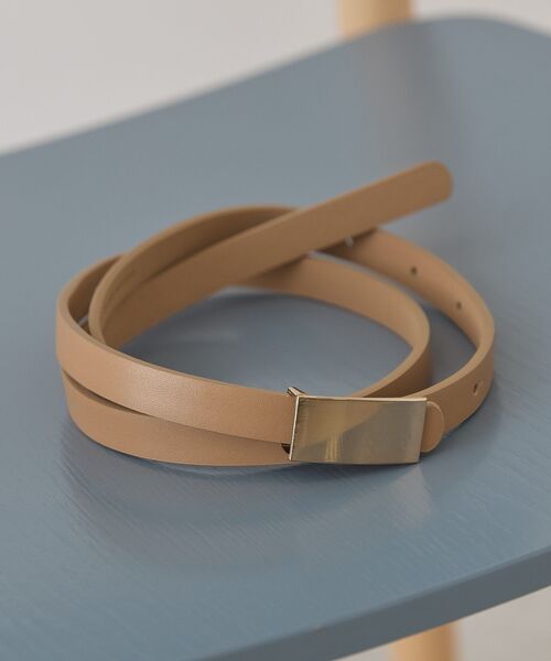 AMERICAN HOLIC(アメリカンホリック)の「スクエアメタルパーツベルト(ベルト・レディース・ブラック/ベージュ・FREE)」の2枚目の写真