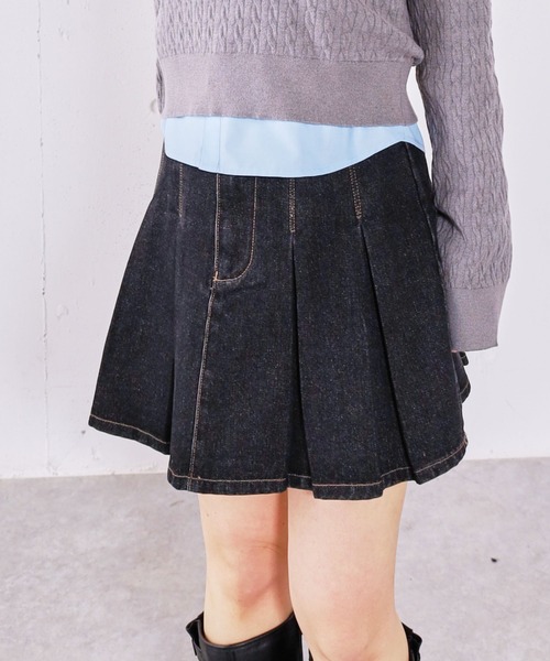 archives（アルシーヴ）の「デニムプリーツミニスカート（デニムスカート・レディース・ブルー/ブラック・SMALL/MEDIUM）」の3枚目の写真