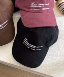 Vini（ヴィニ）の「ユニセックスベーシックロゴ刺繍キャップ（キャップ）」