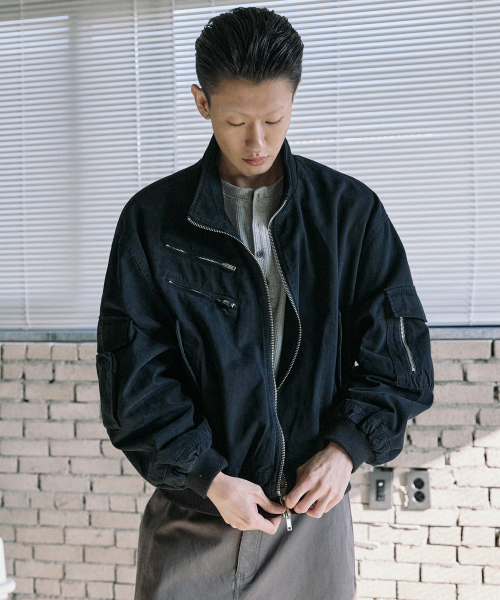 P.IN.O(ピインオ)の「ハイネックフライトジャケット - ブラック(その他アウター・メンズ・その他・MEDIUM/LARGE)」の2枚目の写真