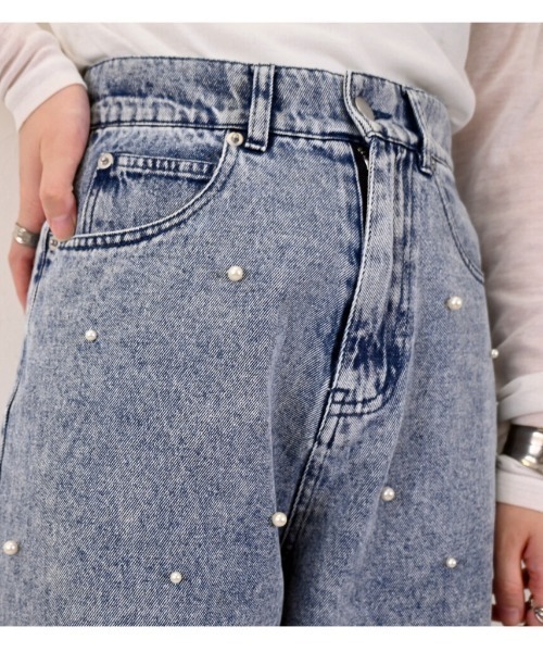 Dolce Fiora（ドルチェフィオラ）の「10oz パールスタッズデニム付きストレートデニム（デニムパンツ・レディース・ライトブルー・M）」の5枚目の写真