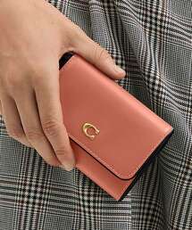 COACH（コーチ）の「エッセンシャル フラップ カード ケース（ミニ財布）（財布）」