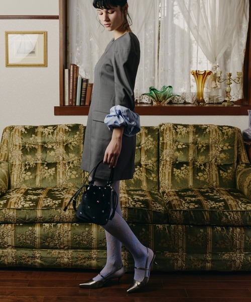 ANDRESD（アンドレスド）の「ビジューバケットバッグ / bijou bucket bag（ハンドバッグ・レディース・ブラック系1・FREE）」の7枚目の写真