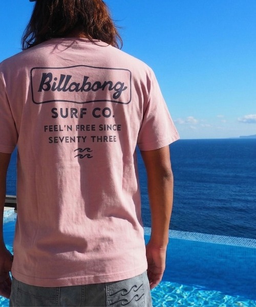BILLABONG（ビラボン）の「BILLABONG メンズ SIGN Tシャツ 【2026年春夏モデル】/ ビラボン半袖バックプリントTシャツ（Tシャツ/カットソー・メンズ・クリーム/ブラック系その他/イエロー系その他/ピンク系その他・SMALL/MEDIUM/LARGE/X-LARGE）」の4枚目の写真
