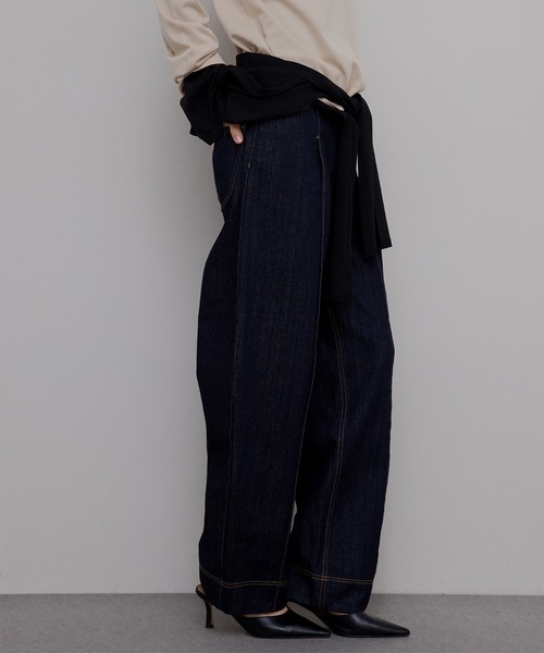 Ameri（アメリ）の「JAPAN MADE CURVE DENIM PANTS（デニムパンツ・レディース・インディゴブルー/ブルー・23inch/26inch/25inch/24inch）」の22枚目の写真