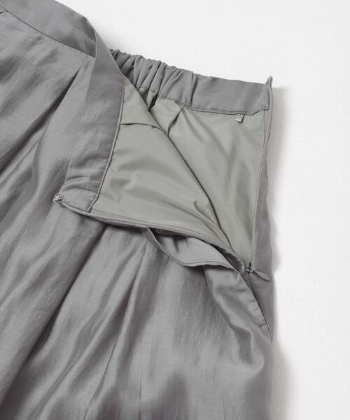 KBF（ケイビーエフ）の「タックフレアシアースカート（スカート・レディース・グレー/ブラック・ONE）」の11枚目の写真