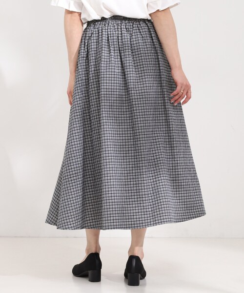 SHOO・LA・RUE（シューラルー）の「【セットアップ可/洗濯機可/S-LL】軽やかに揺れる サッカーチェック フレアスカート（スカート・レディース・ネイビー系1/ホワイト系4/チャコールグレー・02/01/04/03）」の10枚目の写真