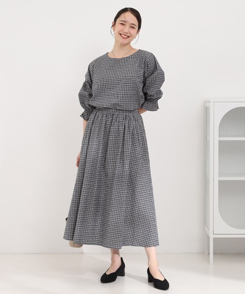 SHOO・LA・RUE（シューラルー）の「【セットアップ可/洗濯機可/S-LL】軽やかに揺れる サッカーチェック フレアスカート（スカート・レディース・ネイビー系1/ホワイト系4/チャコールグレー・02/01/04/03）」の12枚目の写真