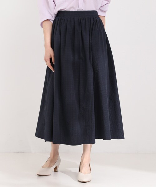 SHOO・LA・RUE（シューラルー）の「【セットアップ可/洗濯機可/S-LL】軽やかに揺れる サッカーチェック フレアスカート（スカート・レディース・ネイビー系1/ホワイト系4/チャコールグレー・02/01/04/03）」の14枚目の写真