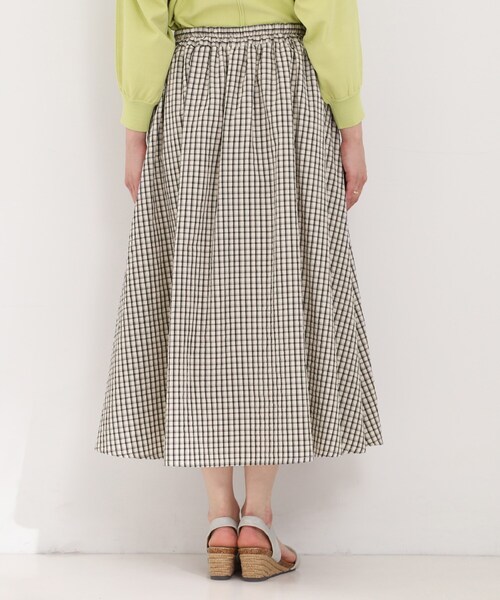 SHOO・LA・RUE（シューラルー）の「【セットアップ可/洗濯機可/S-LL】軽やかに揺れる サッカーチェック フレアスカート（スカート・レディース・ネイビー系1/ホワイト系4/チャコールグレー・02/01/04/03）」の21枚目の写真