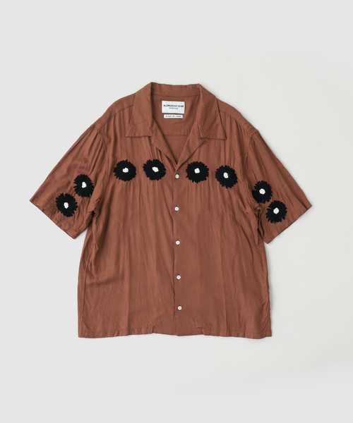 EDIFICE（エディフィス）の「NOMARHYTHM TEXTILE Flower Embroidery オープンカラー ショートスリーブ シャツ（シャツ/ブラウス・メンズ・ブラック/ブラウン系その他・3/4）」の2枚目の写真