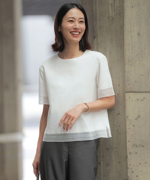 J.PRESS Ladies(J.プレス レディス)の「【一枚で着映え】コットンスムース レース カットソー(Tシャツ/カットソー・レディース・ライトグリーン系/サックスブルー系/ピンク系/ライトグレー系/ネイビー系/ホワイト系・SMALL)」の2枚目の写真