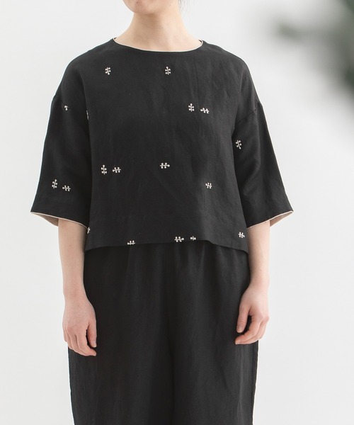 nop de nod(ノップドゥノッド)の「リネンレーヨン刺繍5分袖トップス(シャツ/ブラウス・レディース・ブラック/ライトブルー/ネイビー・3)」の14枚目の写真
