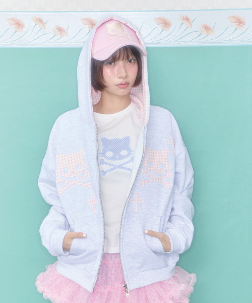 SHAKIRI(シャキリ)の「キリスカルパッチTシャツ(ホワイト)(Tシャツ/カットソー・レディース・その他・FREE)」の2枚目の写真