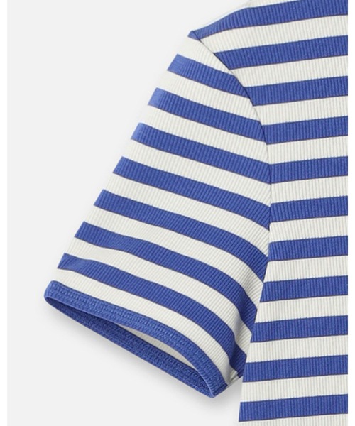 marimekko(マリメッコ)の「【kioski】 Kukkea Tasaraita Unikko / t-shirt(Tシャツ/カットソー・レディース・ブルー/レッド・MEDIUM/SMALL)」の6枚目の写真