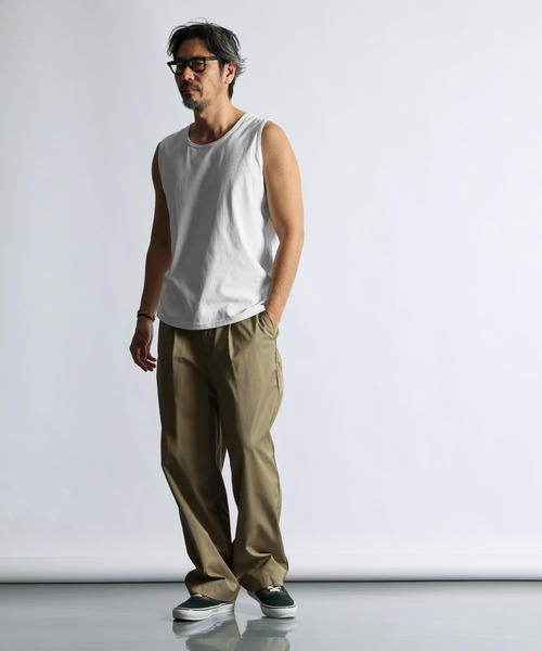 The DUFFER of ST.GEORGE(ザダファーオブセントジョージ)の「「AIR FLEX」RANDOM RIB KNIT TANK TOP :高収縮機能素材「エアフレックス」ランダムリブ タンクトップ / ストレッチ / UVカット / ドライタッチ / アンチピリング / インナー(タンクトップ・メンズ・チャコールグレー/ホワイト/ブラック・LARGE/MEDIUM/X-LARGE)」の5枚目の写真