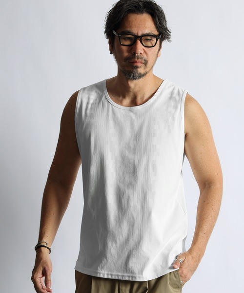 The DUFFER of ST.GEORGE(ザダファーオブセントジョージ)の「「AIR FLEX」RANDOM RIB KNIT TANK TOP :高収縮機能素材「エアフレックス」ランダムリブ タンクトップ / ストレッチ / UVカット / ドライタッチ / アンチピリング / インナー(タンクトップ・メンズ・チャコールグレー/ホワイト/ブラック・LARGE/MEDIUM/X-LARGE)」の4枚目の写真