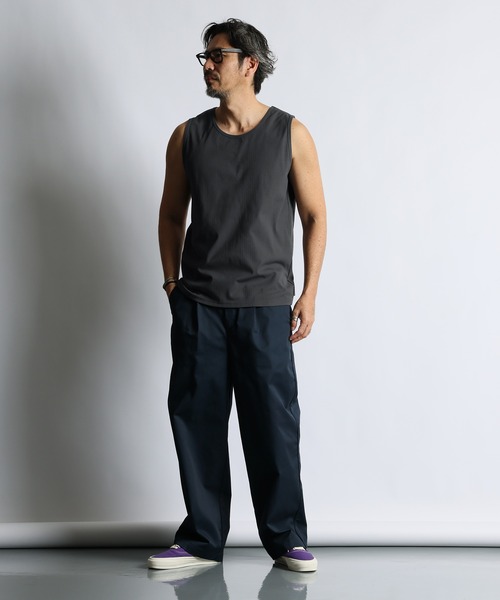 The DUFFER of ST.GEORGE(ザダファーオブセントジョージ)の「「AIR FLEX」RANDOM RIB KNIT TANK TOP :高収縮機能素材「エアフレックス」ランダムリブ タンクトップ / ストレッチ / UVカット / ドライタッチ / アンチピリング / インナー(タンクトップ・メンズ・チャコールグレー/ホワイト/ブラック・LARGE/MEDIUM/X-LARGE)」の9枚目の写真