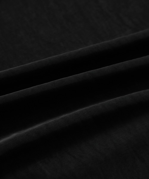le cercle ADAM ET ROPE'(ルセルクルアダムエロペ)の「サテンマキシナロースカート(スカート・レディース・ブラック/ベージュ・FREE)」の3枚目の写真