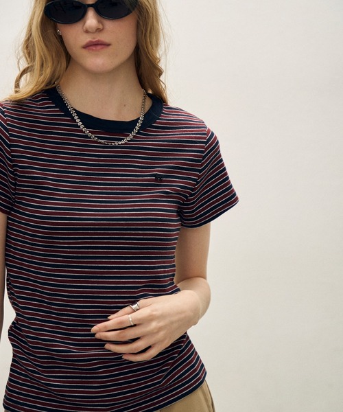 uchi.（ウチ）の「アニマルモチーフミニロゴ胸刺繍 細ボーダーTシャツ（Tシャツ/カットソー・レディース・ライトグレー系/グレー系/レッド系・FREE）」の2枚目の写真
