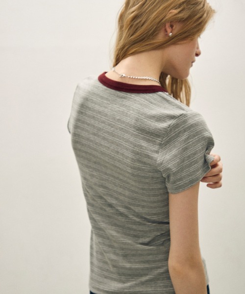 uchi.（ウチ）の「アニマルモチーフミニロゴ胸刺繍 細ボーダーTシャツ（Tシャツ/カットソー・レディース・ライトグレー系/グレー系/レッド系・FREE）」の5枚目の写真
