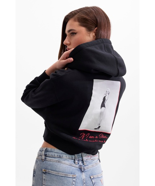トップス | GUESS(ゲス) JAPAN 公式オンラインストア | GUESS JAPAN