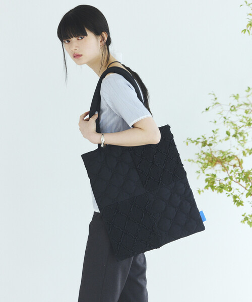 Firsthand(ファーストハンド)の「Firsthand/ファーストハンド フラワーキルト パッチワーク トートバッグ(トートバッグ・レディース・ブラウン/ホワイト/ブラック/ネイビー・ONE SIZE)」の6枚目の写真