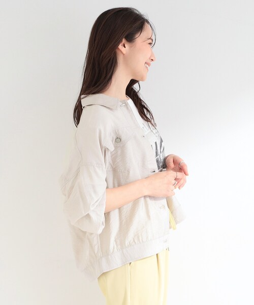 SHOO・LA・RUE(シューラルー)の「【洗濯機可/S-LL】Gジャン風シアーシャツジャケット(ブルゾン・レディース・グレー/ブラック・04/03/02/01)」の4枚目の写真
