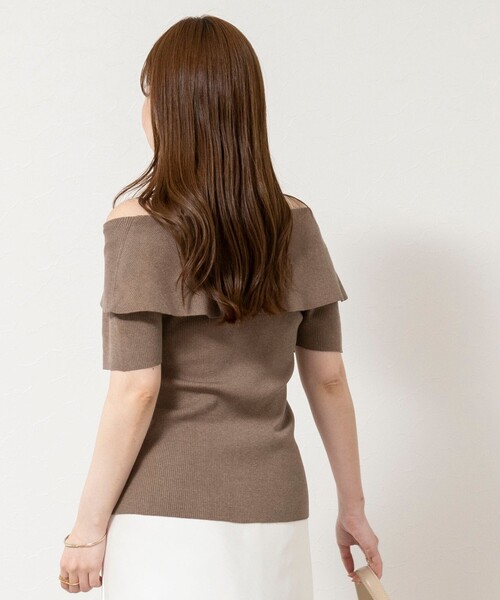NOLLEY’S Sophi(ノーリーズソフィ)の「《手洗い可能》ビックカラーオフショルプルオーバー(ニット/セーター・レディース・クリーム/ブラウン系その他7/ブラック・38)」の9枚目の写真