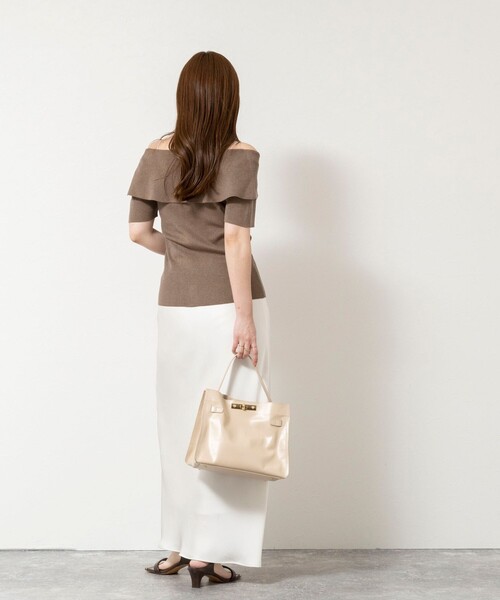 NOLLEY’S Sophi(ノーリーズソフィ)の「《手洗い可能》ビックカラーオフショルプルオーバー(ニット/セーター・レディース・クリーム/ブラウン系その他7/ブラック・38)」の10枚目の写真