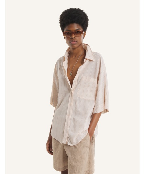 Maison Kitsune（メゾンキツネ）の「SHORT SLEEVE SHIRT（シャツ/ブラウス・レディース・ベージュ・36/S）」の7枚目の写真