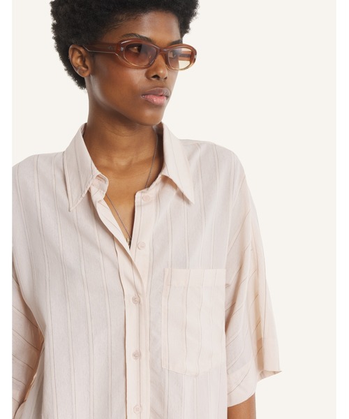 Maison Kitsune（メゾンキツネ）の「SHORT SLEEVE SHIRT（シャツ/ブラウス・レディース・ベージュ・36/S）」の8枚目の写真