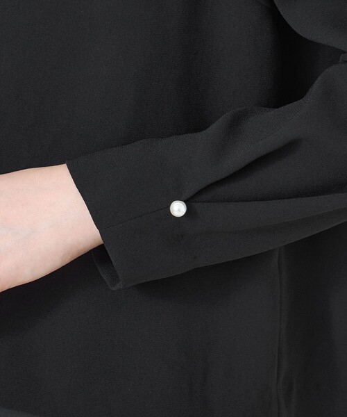 TO BE CHIC（トゥー ビー シック）の「BOBスカラップタック ブラウス（シャツ/ブラウス・レディース・ブラック・40）」の7枚目の写真