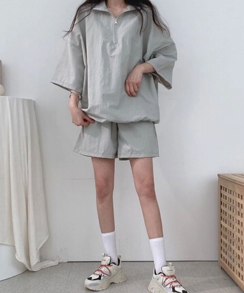 Flugge(フラッジー)の「スポーティーハーフジップセットアップ(その他トップス・レディース・グレー/ベージュ・LARGE/MEDIUM)」の4枚目の写真