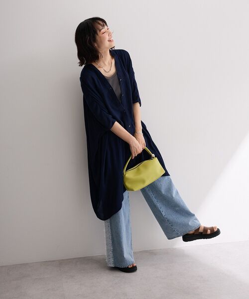 Green Parks(グリーンパークス)の「サイドレースデニムワイドパンツ(デニムパンツ・レディース・ブラック/ライトインディゴブルー・L/M)」の4枚目の写真