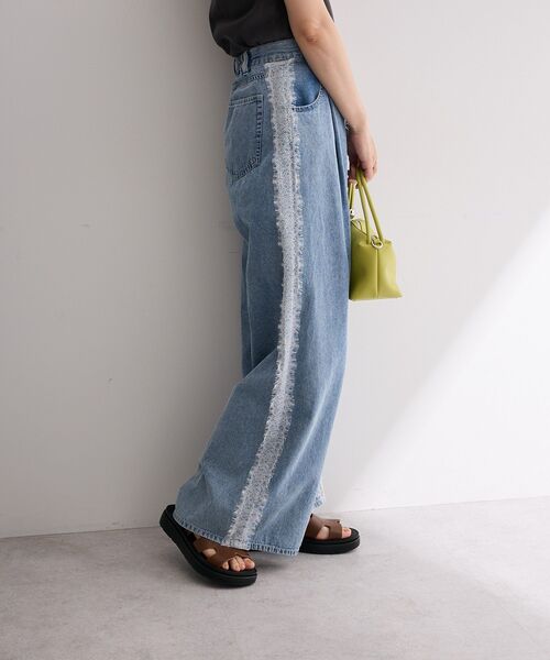 Green　Parks（グリーンパークス）の「サイドレースデニムワイドパンツ（デニムパンツ・レディース・ブラック/ライトインディゴブルー・L/M）」の5枚目の写真