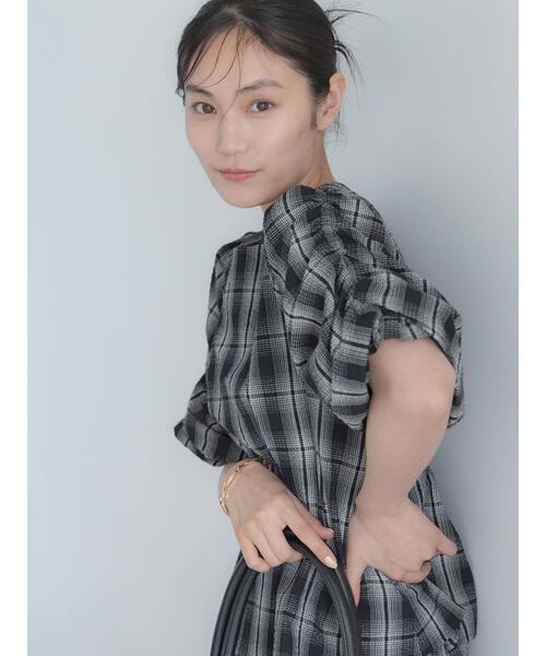 Te chichi(テチチ)の「サッカーチェックバルーンスリーブブラウス(セットアップ可)(シャツ/ブラウス・レディース・サックスブルー/オフホワイト/ブラック・F)」の12枚目の写真